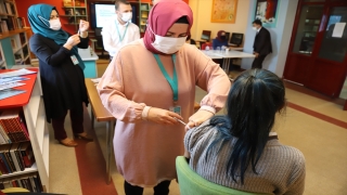 Çankırı’da öğrencilere okullarda aşı yapılmaya başlandı