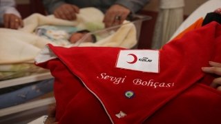 Türk Kızılay, ”Sevgi Bohçası” ile yeni bebeği olan ihtiyaç sahibi ailelere destek oluyor
