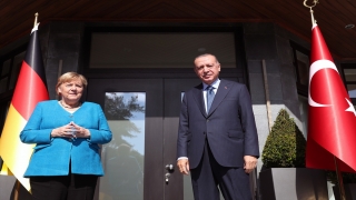 Almanya Başbakanı Merkel, Cumhurbaşkanı Erdoğan ile görüşme için Huber Köşkü’ne geldi