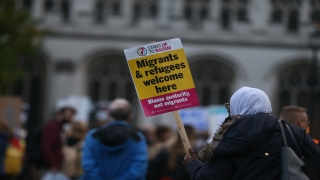 İngiltere’de ”mülteci karşıtı yasa tasarısı” protesto edildi
