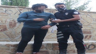 Adana’da taciz iddiasıyla darbedilmek istenen şüpheli emniyete götürüldü