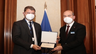 İçişleri Bakanı Soylu, Akdeniz Parlamenterler Asamblesi’nin KADES’e verdiği ödülü aldı: