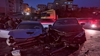 Kocaeli’de pikapla çarpışan otomobilin sürücüsü yaralandı