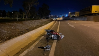 İzmir’de otomobile çarpan motosikletin sürücüsü hayatını kaybetti