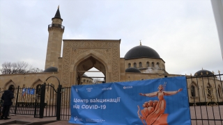 Ukrayna’da camide Kovid19 aşı merkezi açıldı