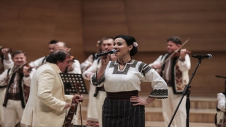 Başkentte Moldova Ulusal Halk Müziği Orkestrası Lautari’den konser