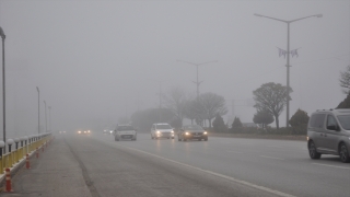 Afyonkarahisar’da yoğun sis hayatı olumsuz etkiledi