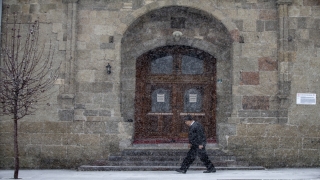 Erzurum ve Ardahan’da yoğun kar yağışı etkili oluyor