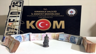 Kırıkkale’de otomobilin torpidosunda tarihi eser ve 45 bin lira bulundu