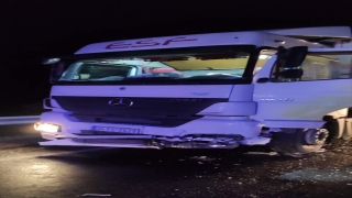 Siirt’te tır ile çarpışan otomobilin sürücüsü öldü, 5 kişi yaralandı