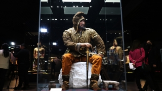 Kazakistan’ın 2 bin 500 yıllık 8. ”Altın Elbiseli Adam”ı tanıtıldı
