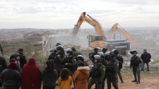 İsrail askerleri Batı Şeria’da Filistinli bir ailenin evini yıktı