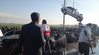 İran’da 59 aracın karıştığı zincirleme trafik kazasında 4 kişi öldü