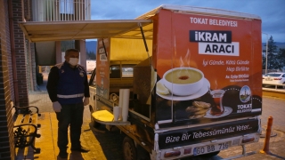 Tokat Belediyesi her sabah vatandaşlara çorba ikram ediyor