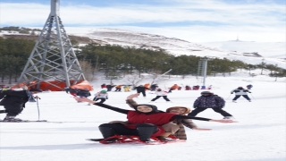 Üniversite öğrencileri Erzurum’daki kış kampında tarihi yolcuğa çıktı