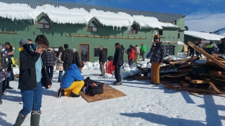 Saklıkent Kayak Merkezi’nde sundurmanın çökmesi sonucu 8 kişi yaralandı
