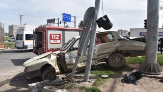 Şanlıurfa’da iki otomobilin çarpıştığı kazada 6 kişi yaralandı