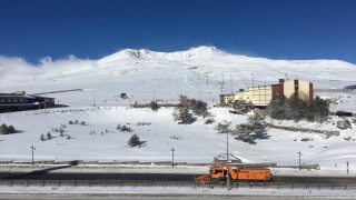 Erciyes’te kar yağışı etkili oldu