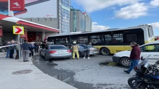 Kağıthane’de İETT otobüsünün karıştığı zincirleme kazada 1 kişi yaralandı