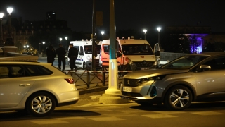 Paris’te polis ”dur” ihtarına uymayan sürücünün aracına ateş açtı, 2 kişi öldü