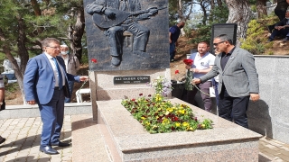 Sanatçı Ali Ekber Çiçek, vefatının 16’ıncı yılında Edremit’teki kabri başında anıldı