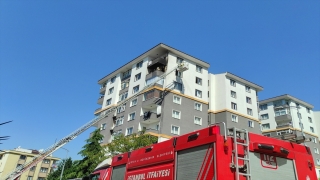 Ataşehir’de bir binanın 7. katındaki dairede çıkan yangın söndürüldü