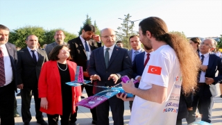 YÖK Başkanı Özvar Eskişehir’de proje takımı ve kulüp öğrencileriyle buluştu