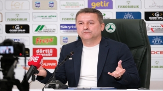 Giresunspor’da teknik direktör Hakan Keleş, gelecek sezon da görevini sürdürecek