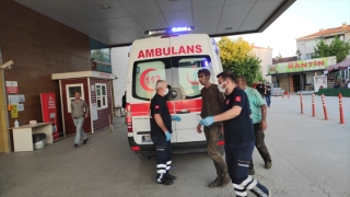 Bursa’da mobilya fabrikasındaki makinenin patlaması sonucu 2 kişi yaralandı