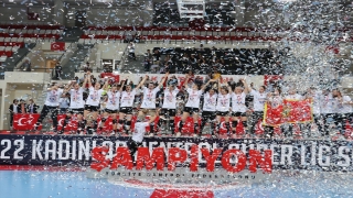 Hentbol Kadınlar Süper Ligi’nde Kastamonu Belediyespor, şampiyonluk kupasını kaldırdı
