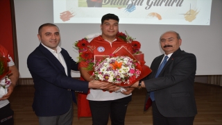 Gymnasiade 2022’de altın madalya kazanan Ali Peker’e memleketinde coşkulu karşılama