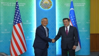 Özbekistan Dışişleri Bakan Vekili Narov, ABD Dışişleri Bakan Yardımcısı Lu ile görüştü
