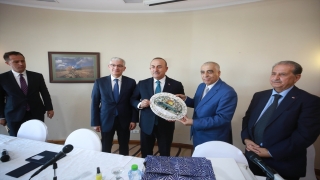 Dışişleri Bakanı Çavuşoğlu, Filistin’de Türkiye Mezunları Derneği üyeleriyle buluştu