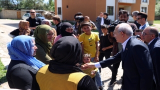 CHP Genel Başkanı Kılıçdaroğlu, Van’da bir aileyi ziyaret etti