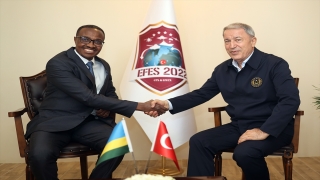 Akar, Ruanda Savunma Bakanı Murasıra ile görüştü