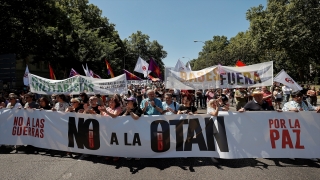 Madrid’de binlerce kişi NATO karşıtı gösteri yaptı
