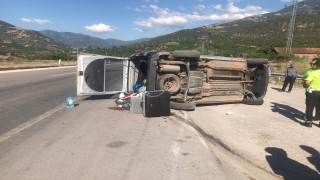 Amasya’da devrilen hafif ticari araçtaki 1 çocuk öldü, 4 kişi yaralandı