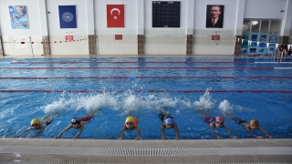 Hakkari’de 2 yılda 12 bin çocuğa yüzme eğitimi verildi