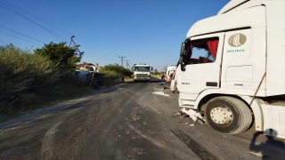 Elazığ’da beton mikseriyle tırın çarpıştığı kazada sürücüler yaralandı
