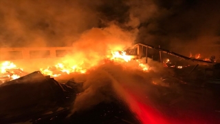 Erzurum’da kereste fabrikasında çıkan yangın söndürüldü