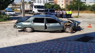 Osmaniye’de ambulans ile otomobilin çarpıştığı kazada 3 kişi yaralandı