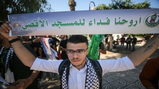 Gazze’de, Yahudilerin Mescidi Aksa baskınları protesto edildi