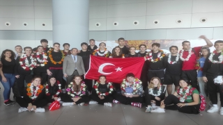 Dünya ikincisi Doğa Koleji Erkek Basketbol Takımı, Türkiye’ye döndü
