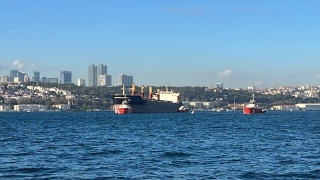 İstanbul Boğazı’ndaki trafik, dümeni kilitlenen gemi nedeniyle askıya alındı
