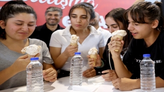 Başkentte acı biberli dondurma yeme yarışması yapıldı