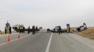 Konya’da iki otomobilin çarpıştığı kazada 4 kişi öldü, 3 kişi yaralandı