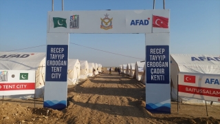 Pakistan’da afetzedeler için kurulan Recep Tayyip Erdoğan Çadır Kenti’nin açılışı yapıldı