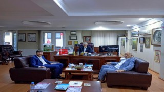 Akit TV Yön.Kur.Bşk.Nuri Karahasanoğlu Başyazarımız Mustafa Albayrak'ı ziyaret etti