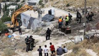 Terör Devleti İsrail Doğu Kudüs’te Filistinlilere ait bir evi daha yıktı