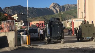 PKK’lı teröristler Hakkari’de işçilere saldırdı: 1 şehit, 2 yaralı